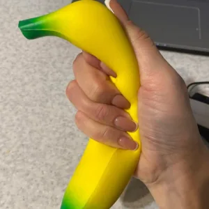 Asiakkaalta J***n saatu Anti-Stress Squishy Banana Toy.