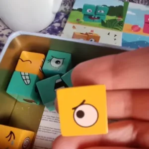 Asiakkaalta R****i saadut ilmeiden palapeli rakennuspalikat peli kellolla.